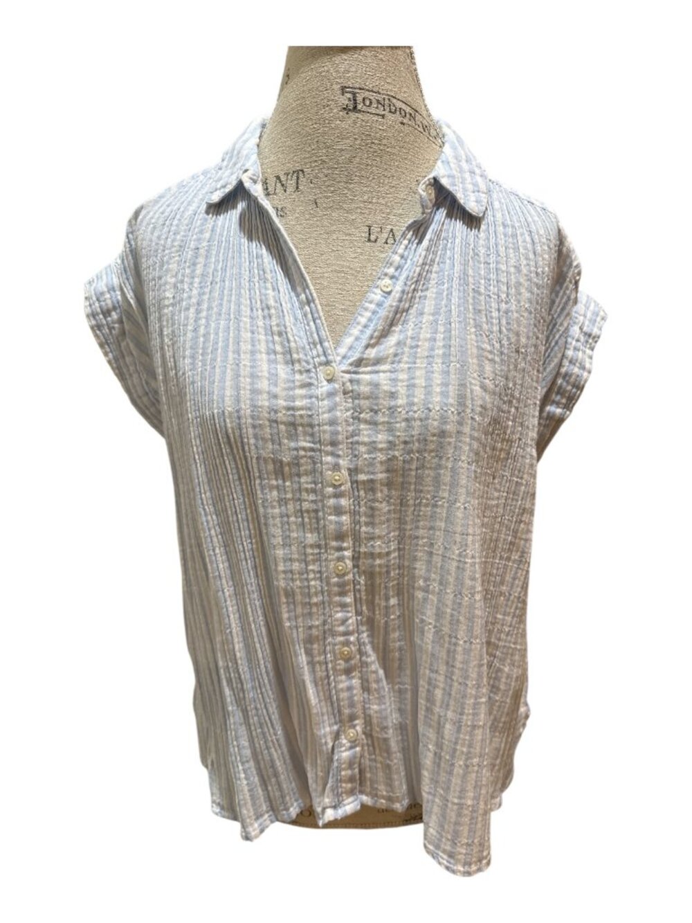Old Navy Sz XS Blue & White Striped Seersucker-Like Short Sleeve Button-Up Top